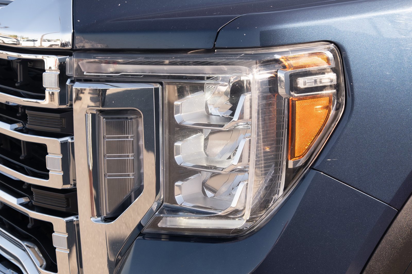 Used 2023 GMC Sierra 3500 SLT w/ SLT Preferred Package image 24