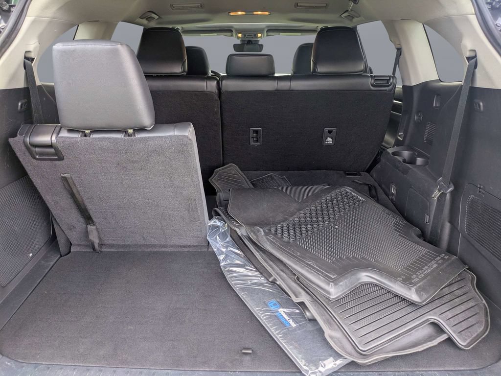 Used 2023 Toyota Highlander Limited FWD image 12
