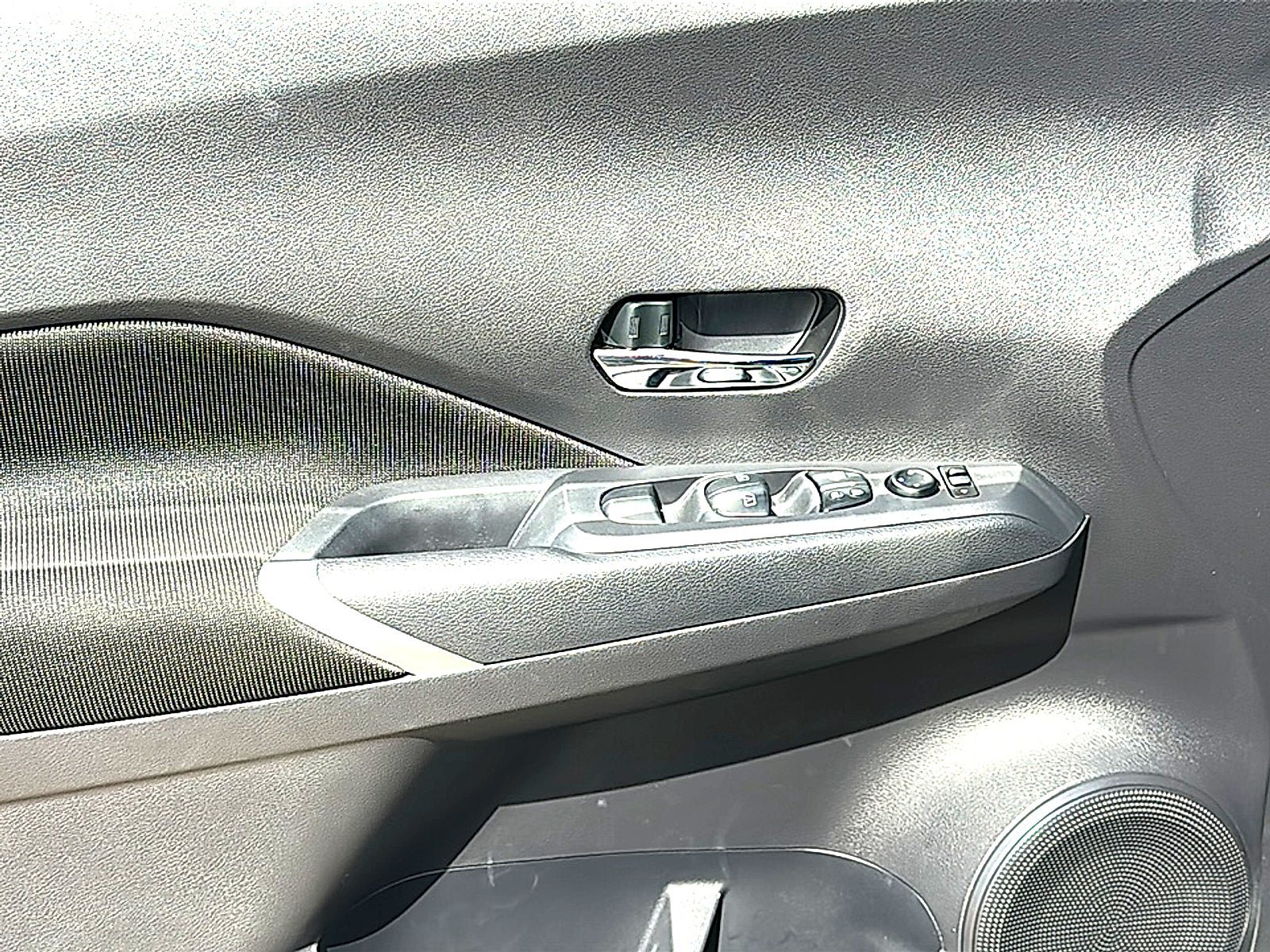 Used 2024 Nissan Kicks SV FWD image 9
