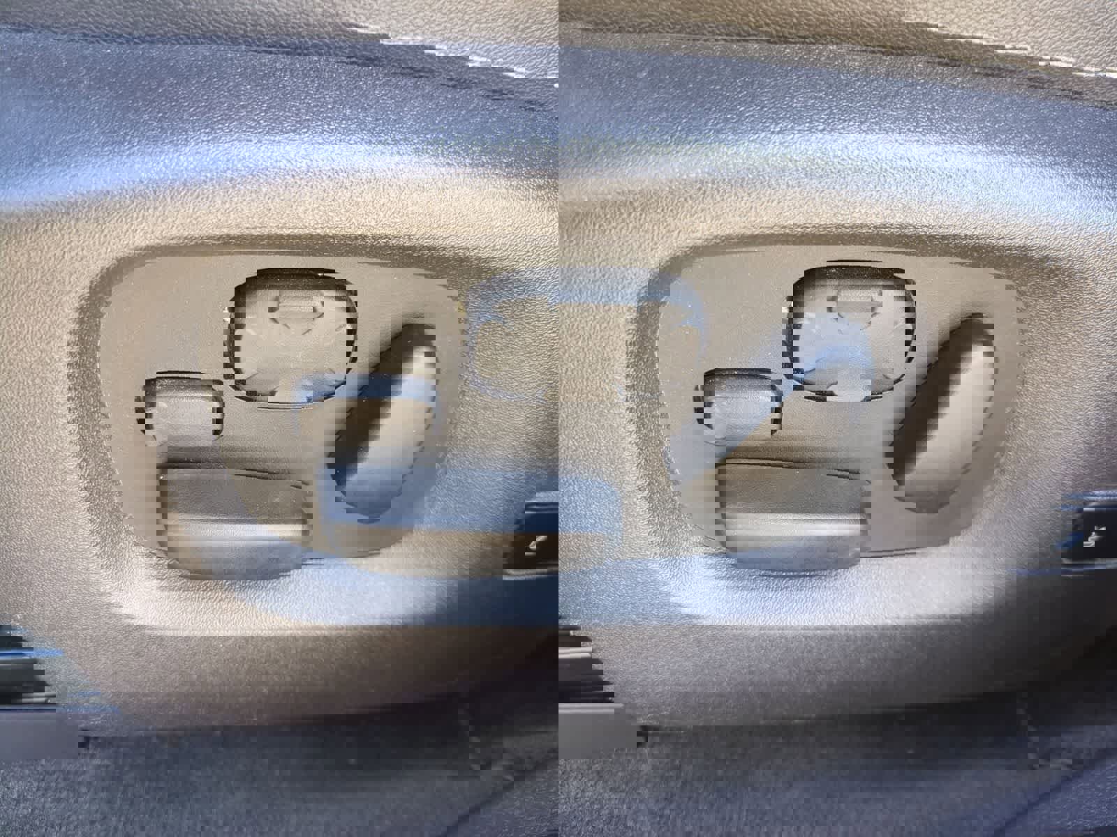 Used 2015 Ford Taurus SHO w/ Technology Package image 17