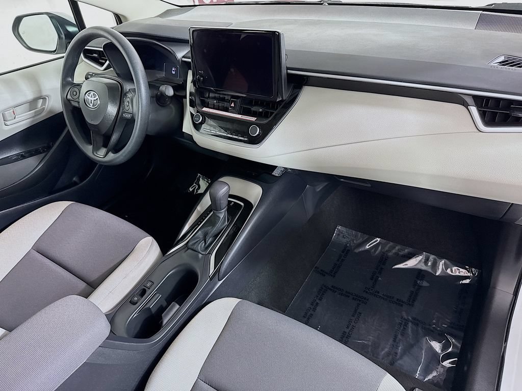 Certified 2026 Toyota Corolla LE w/ LE Premium Package FWD image 31