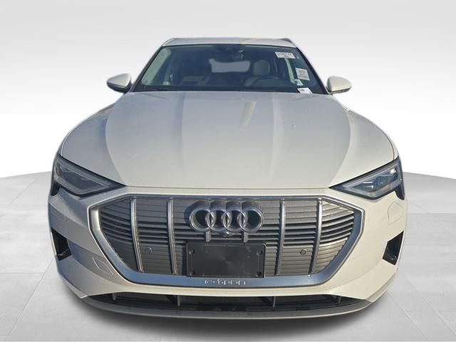 Used 2021 Audi e-tron Premium Plus w/ Premium Plus Package image 2