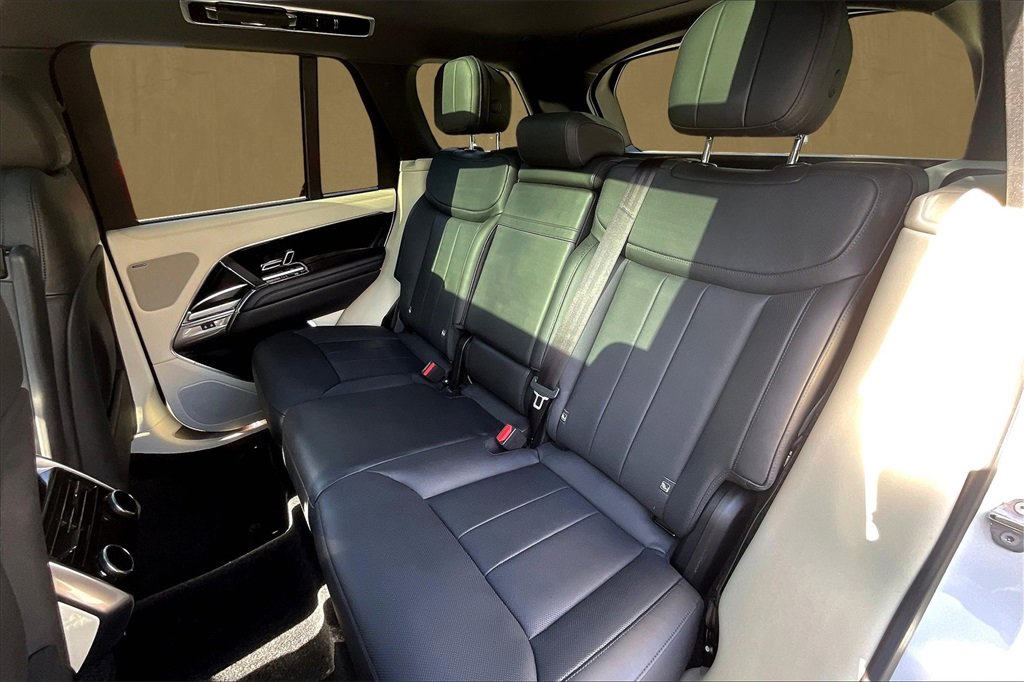 Used 2023 Land Rover Range Rover SE image 19