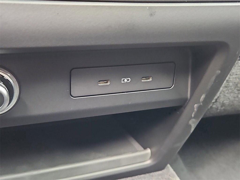 Certified 2025 Porsche Cayenne image 33