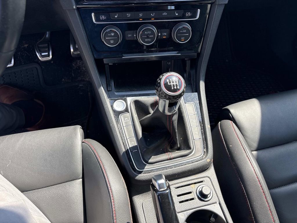 Used 2018 Volkswagen GTI Autobahn FWD image 13