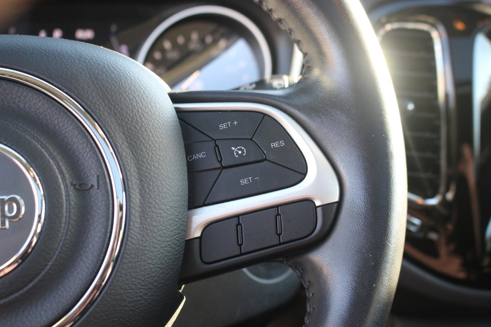 Used 2021 Jeep Compass Latitude w/ Sun and Sound Group image 17