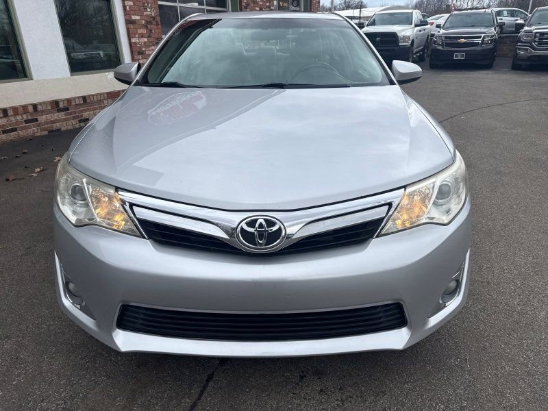 Used 2013 Toyota Camry XLE image 2