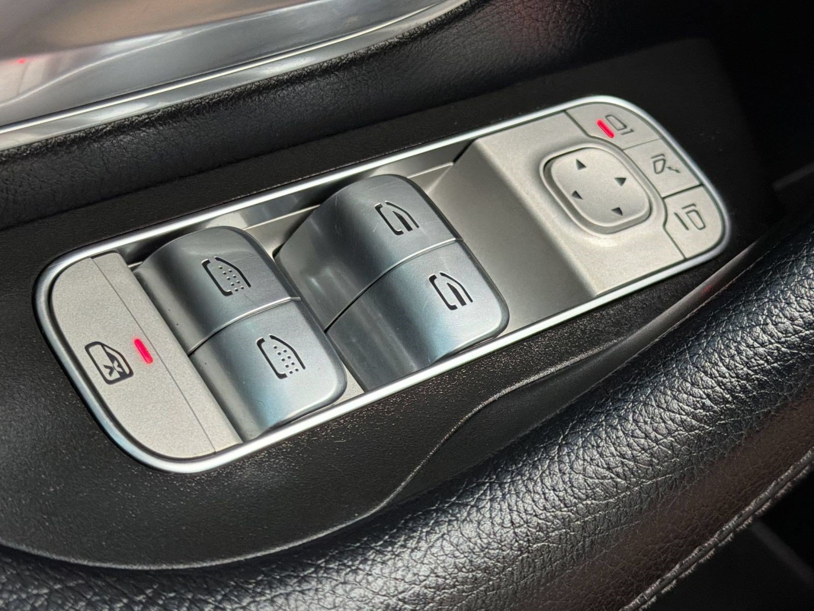 Used 2022 Mercedes-Benz GLS 450 4MATIC image 30