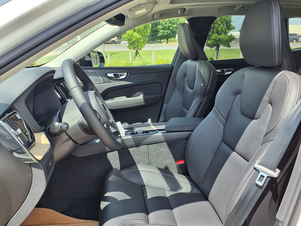 New 2026 Volvo XC60 B5 Ultra w/ Protection Package Premier AWD/4WD image 13