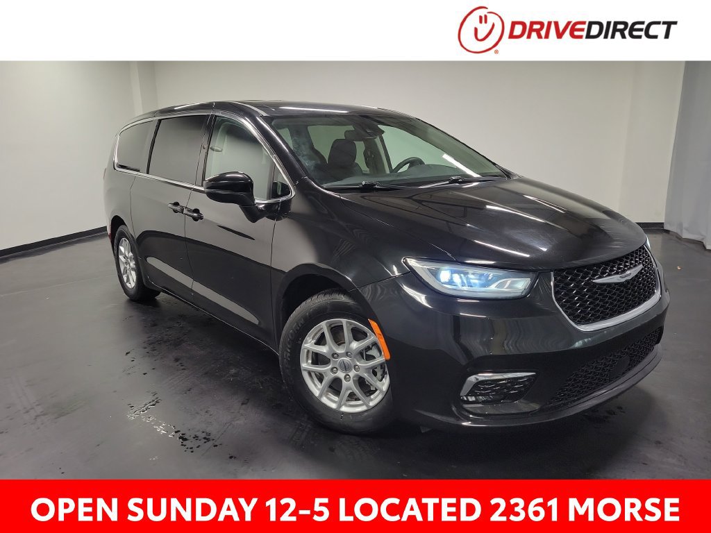 Used 2023 Chrysler Pacifica Touring-L