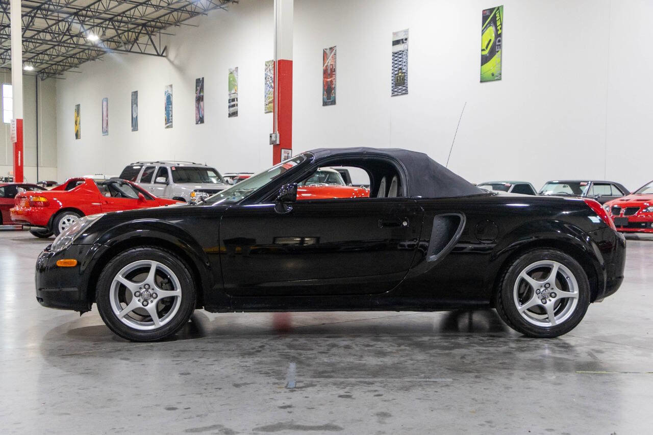 Used 2000 Toyota MR2 RWD image 22
