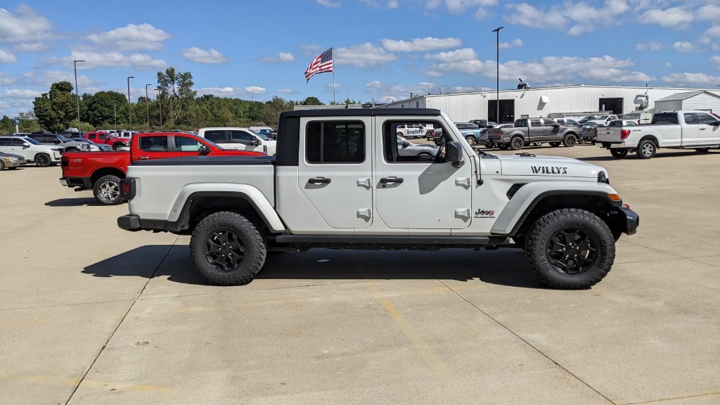 Used 2021 Jeep Gladiator Sport AWD/4WD image 2