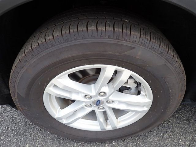 Used 2023 Ford Explorer XLT image 12