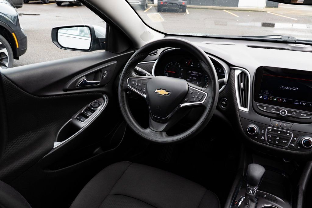 Used 2023 Chevrolet Malibu LT FWD image 9