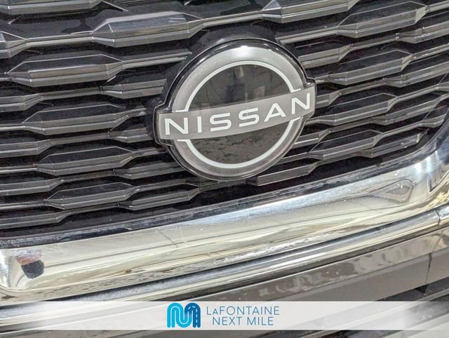 Used 2023 Nissan Rogue SV image 9
