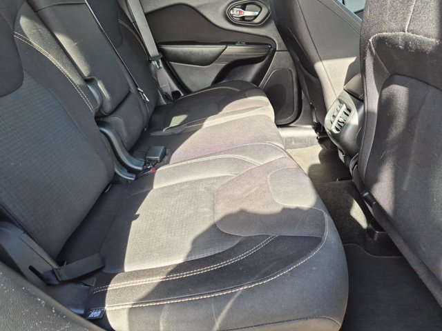 Used 2015 Jeep Cherokee Latitude AWD/4WD image 19