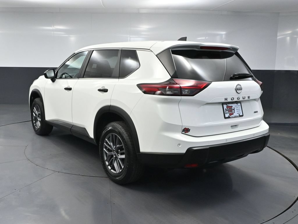 Used 2024 Nissan Rogue S AWD/4WD image 8