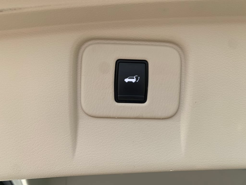 Used 2016 Nissan Murano Platinum w/ Platinum Technology Package FWD image 8
