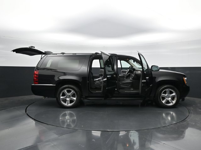 Used 2013 Chevrolet Suburban LTZ AWD/4WD image 57