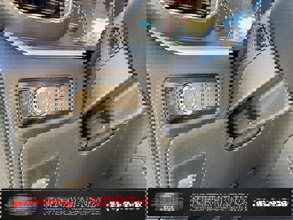 Used 2023 Ford Explorer XLT w/ Equipment Group 202A image 7