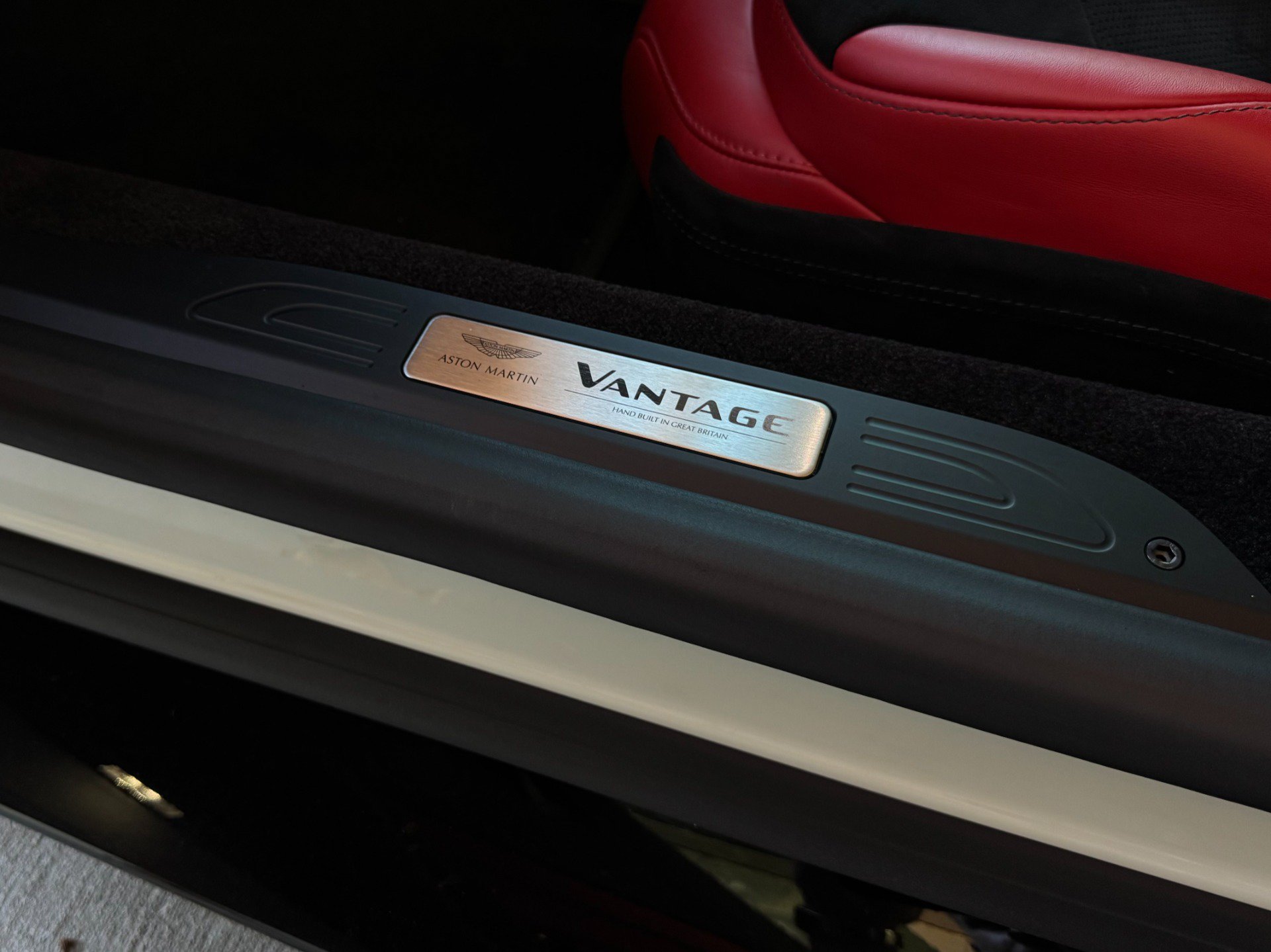 Used 2023 Aston Martin V8 Vantage Roadster RWD image 61