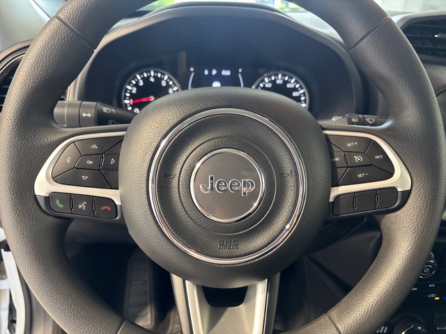 Used 2023 Jeep Renegade Latitude AWD/4WD image 8