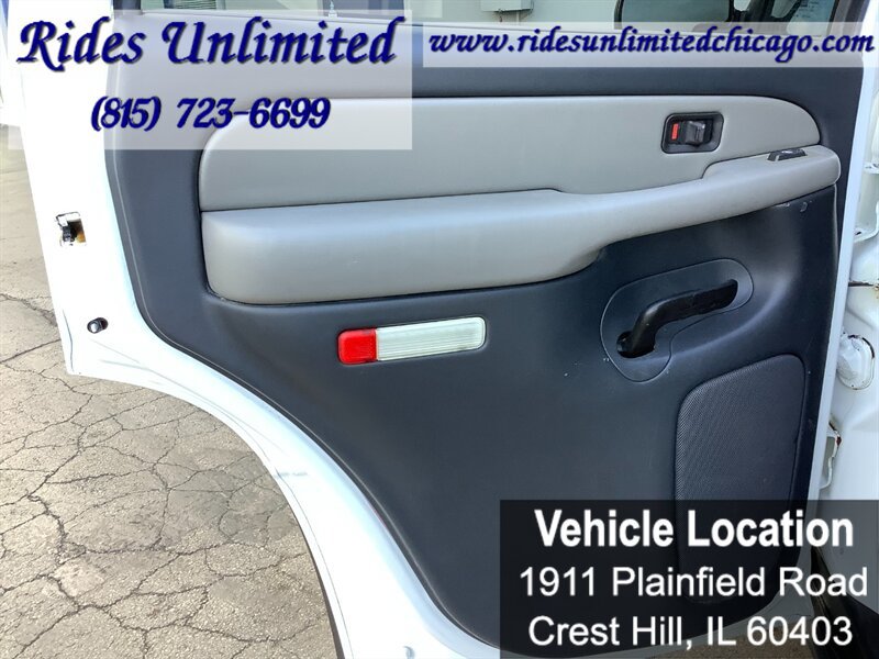 Used 2001 Chevrolet Tahoe LS w/ LS Preferred Equipment Group AWD/4WD image 30