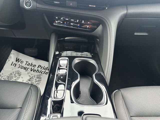 Used 2023 Buick Envision Essence image 46