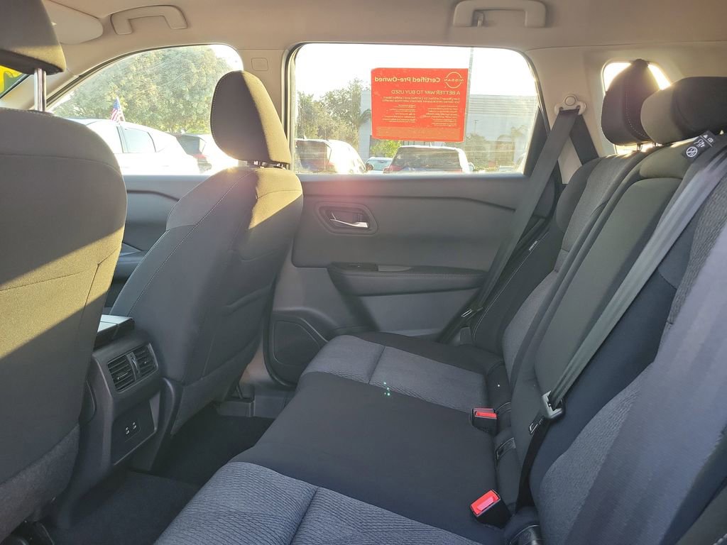 Certified 2025 Nissan Rogue SV FWD image 7