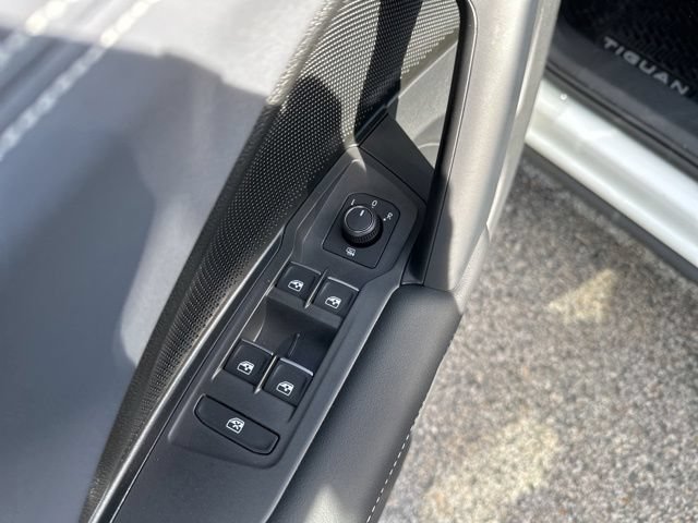 New 2026 Volkswagen Tiguan SE AWD/4WD image 12