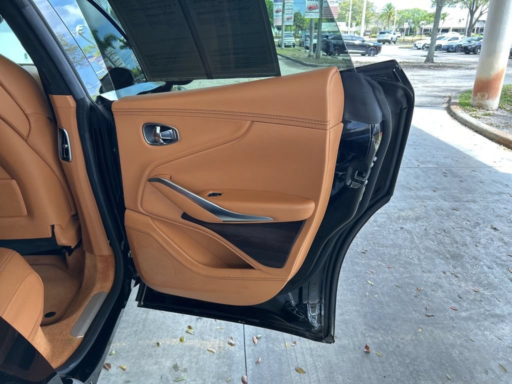 Used 2023 Aston Martin DBX AWD/4WD image 33