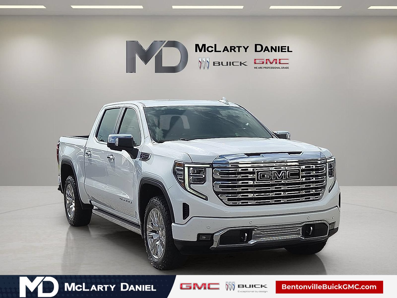 Certified 2023 GMC Sierra 1500 Denali AWD/4WD image 1