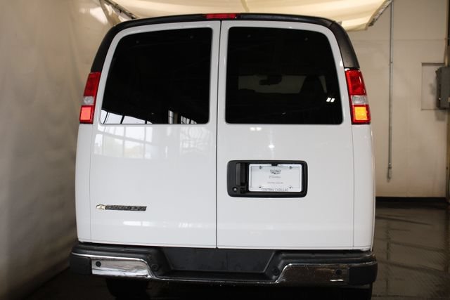 Used 2025 Chevrolet Express 3500 LT w/ LT Preferred Equipment Group RWD image 6