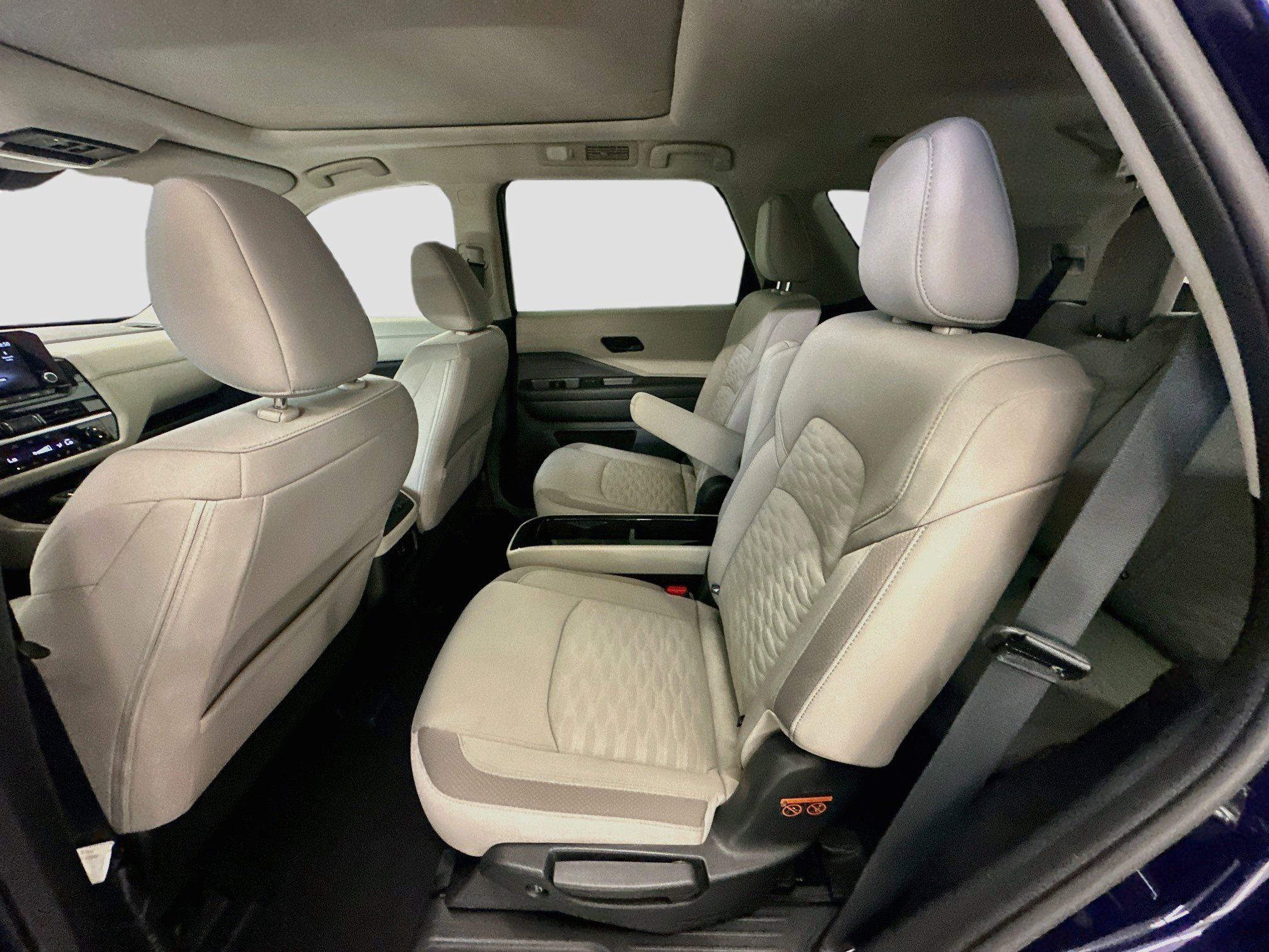 Used 2023 Nissan Pathfinder SV w/ SV Premium Package AWD/4WD image 28