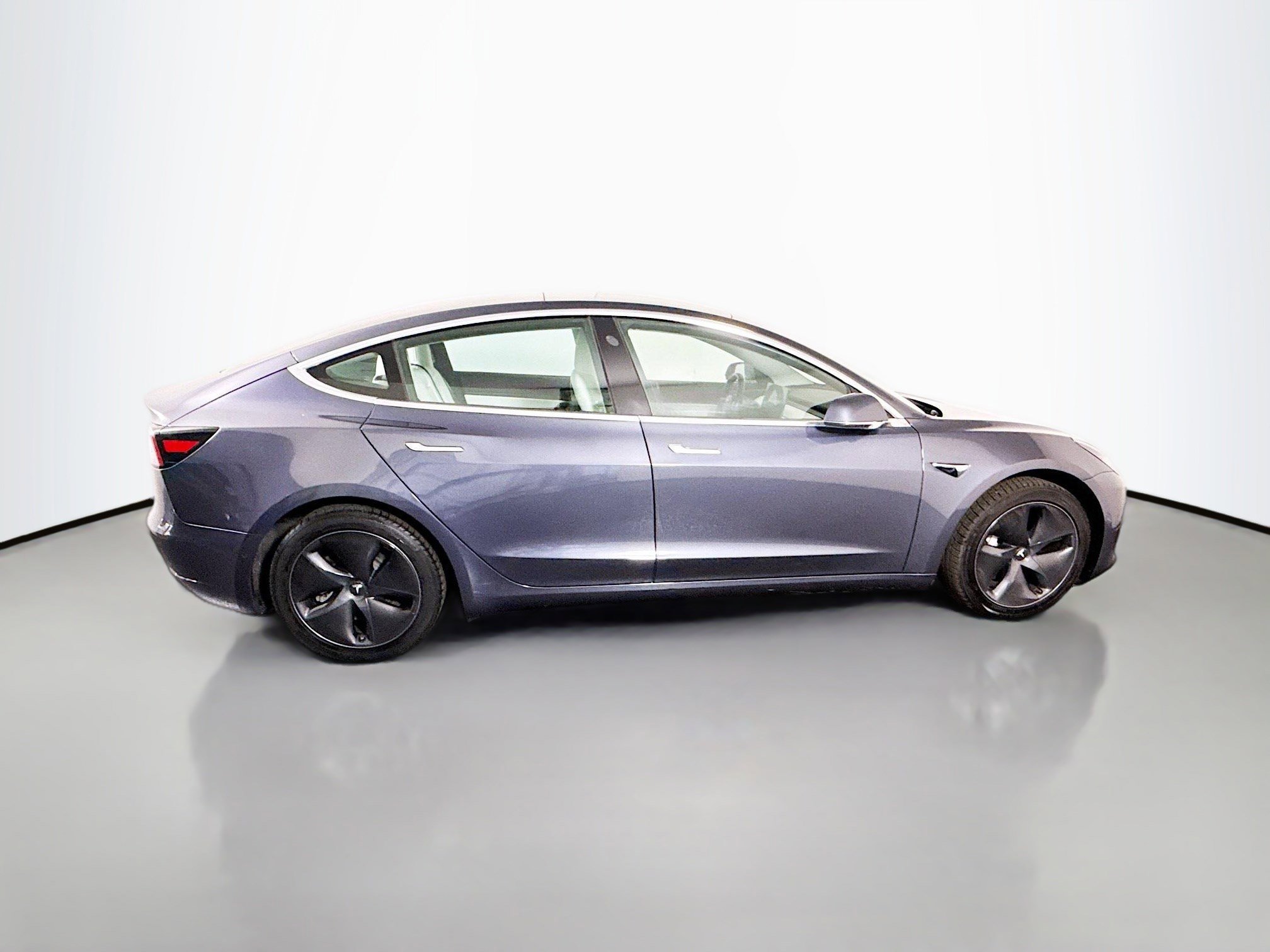 Used 2020 Tesla Model 3 Standard Range RWD image 11