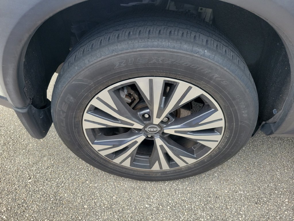 Used 2023 Nissan Rogue SV FWD image 10