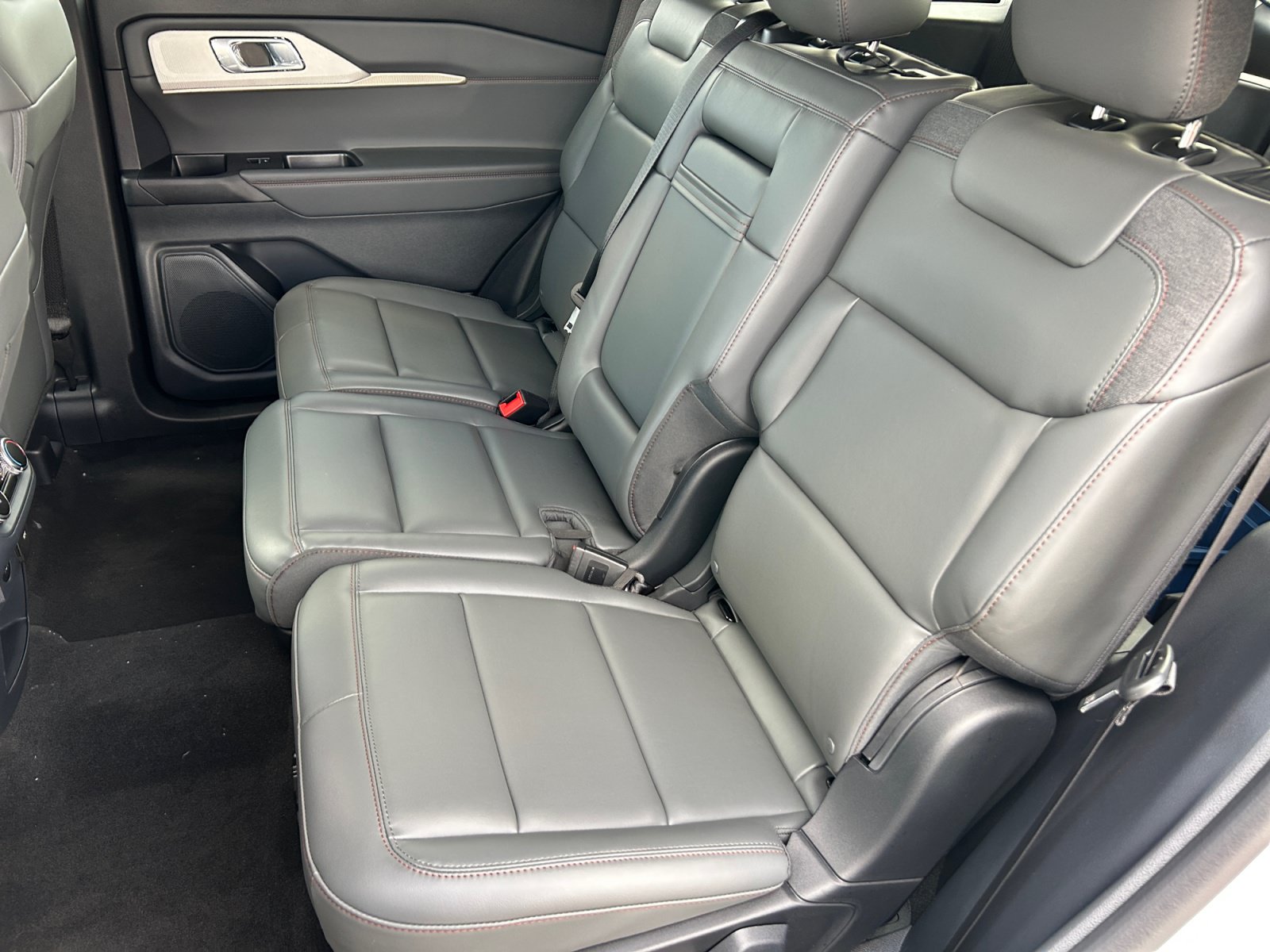 New 2026 Ford Explorer Active w/ Active Comfort Package RWD image 17