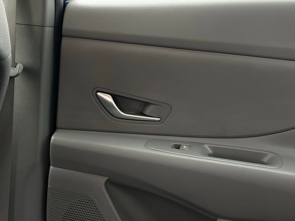 Used 2024 Hyundai Elantra SE image 34