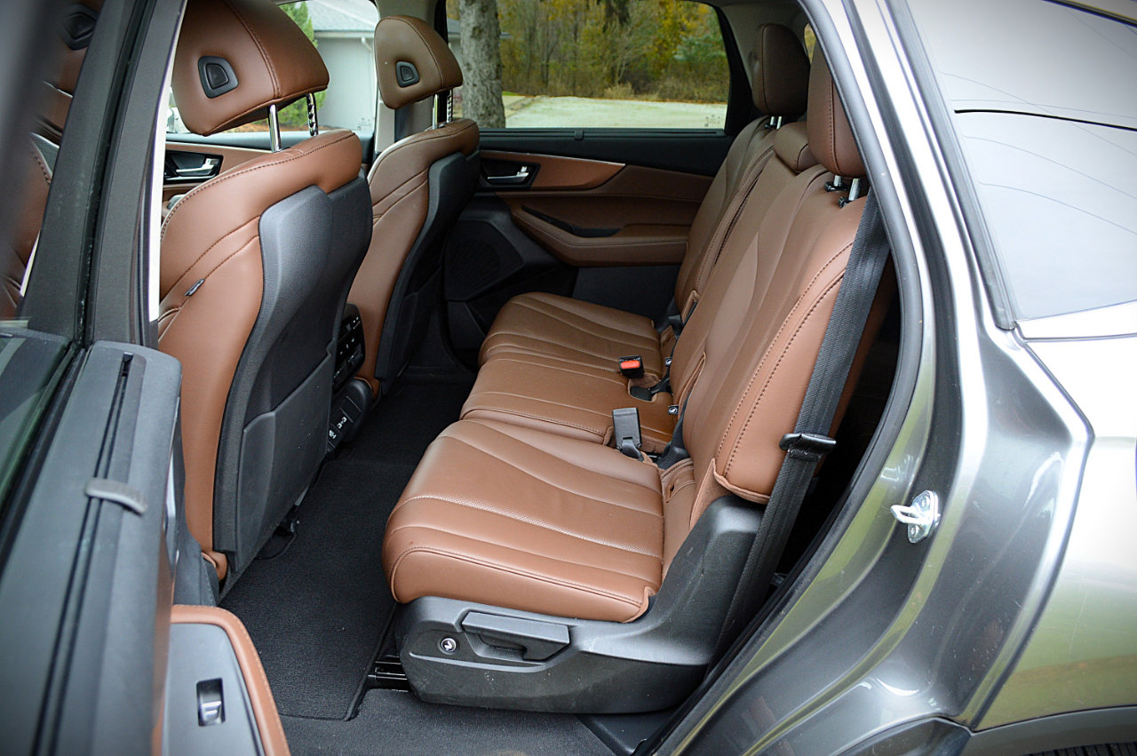 Used 2023 Acura MDX SH-AWD w/ Technology Package image 14