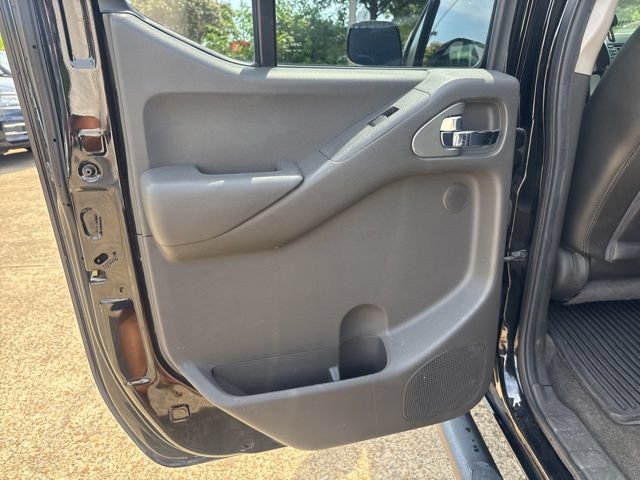 Used 2014 Nissan Frontier PRO-4X w/ Pro-4x Luxury Package AWD/4WD image 21
