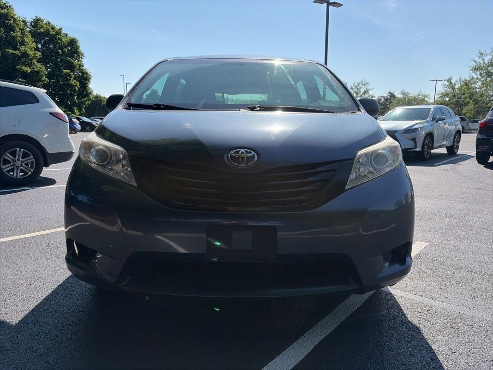 Used 2017 Toyota Sienna L FWD image 2