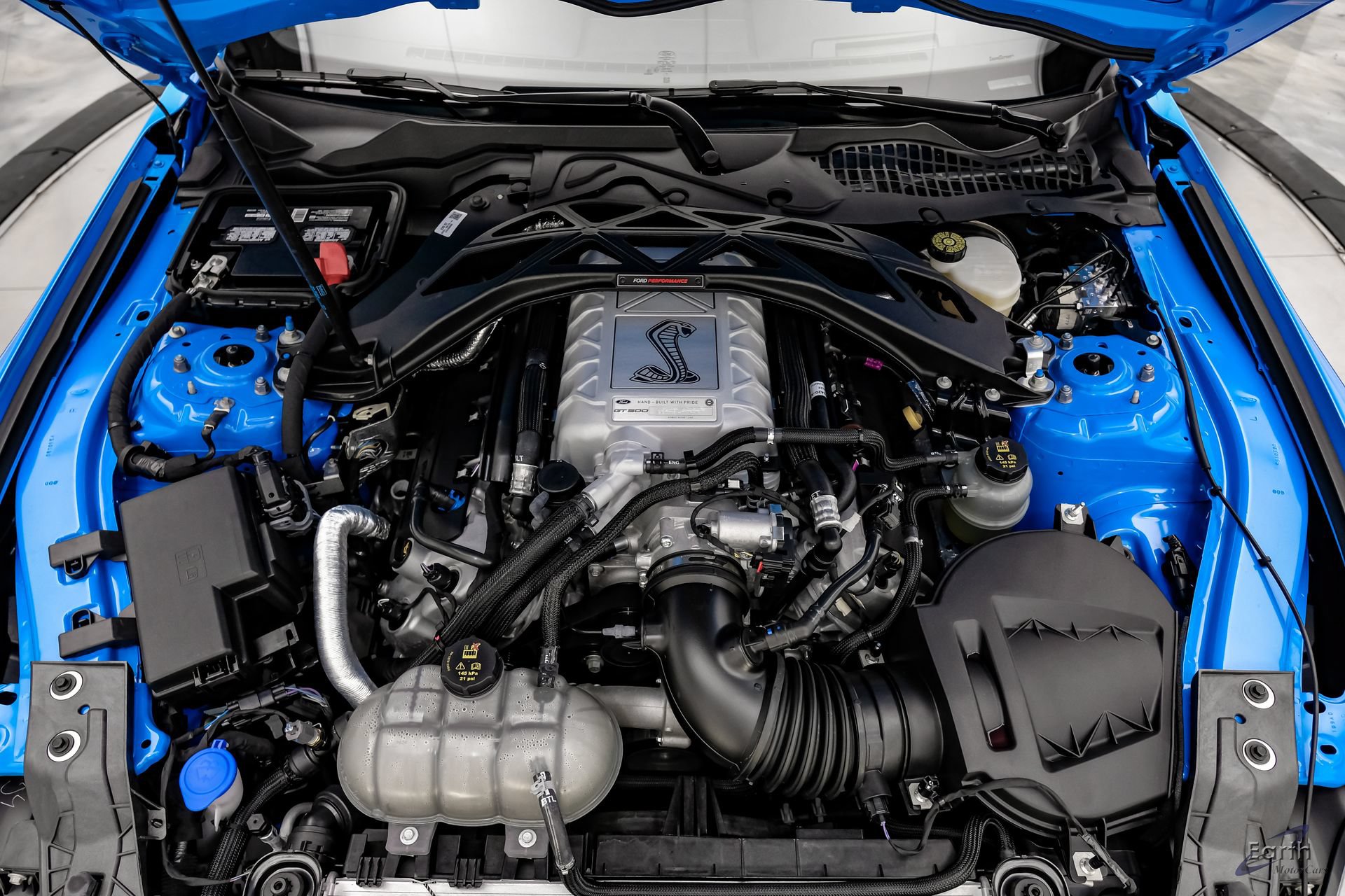 Used 2022 Ford Mustang Shelby GT500 w/ Carbon Fiber Track Pack RWD image 3