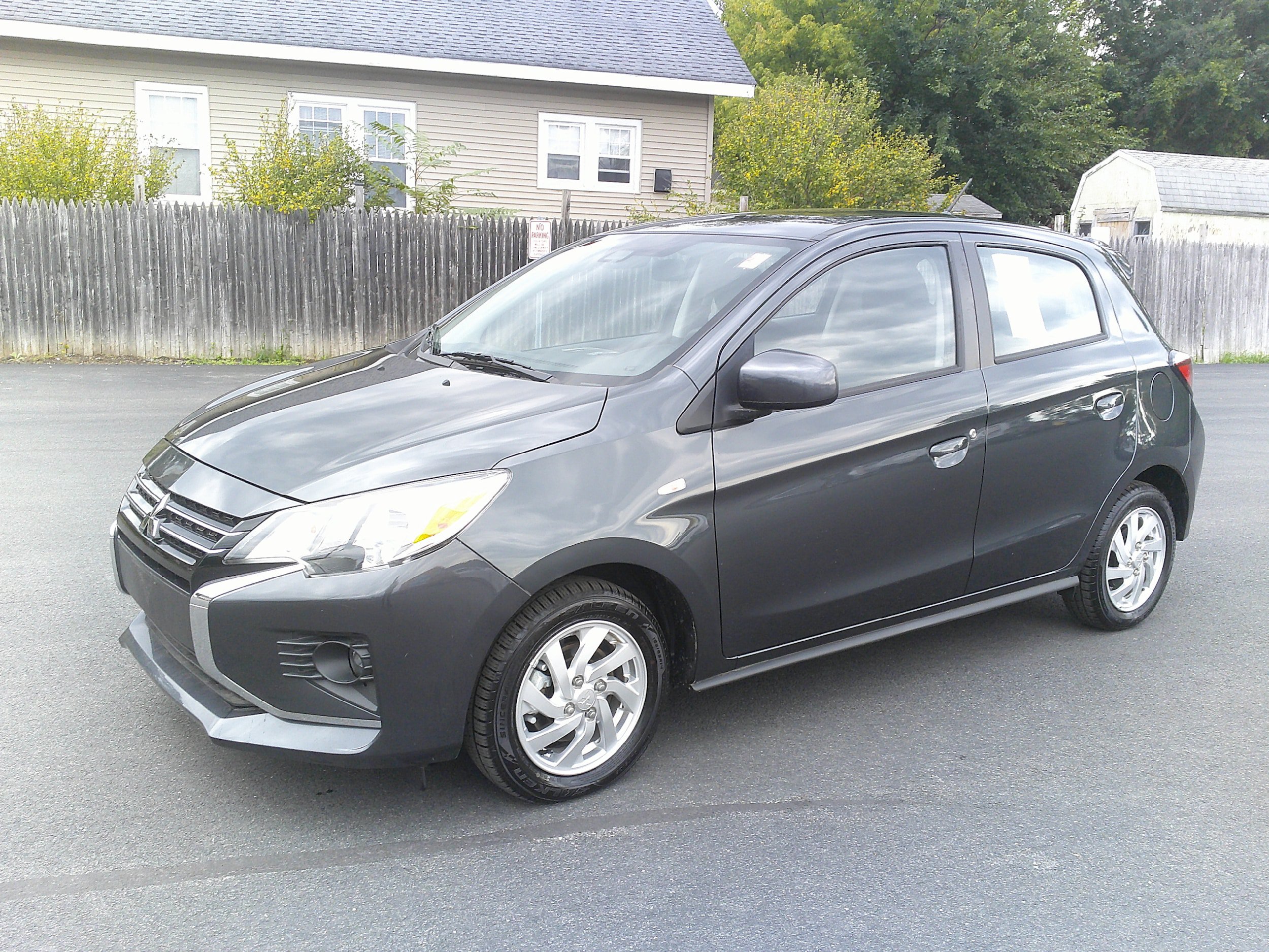 Used 2024 Mitsubishi Mirage ES FWD image 1