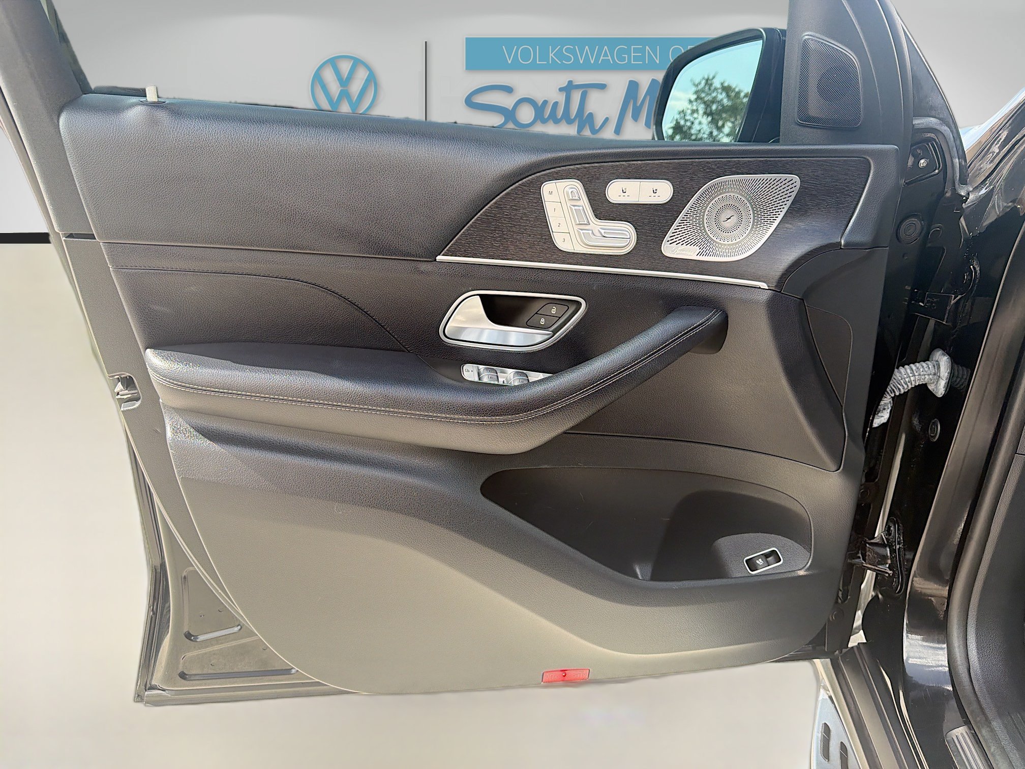 Used 2023 Mercedes-Benz GLE 350 w/ Premium Package image 12