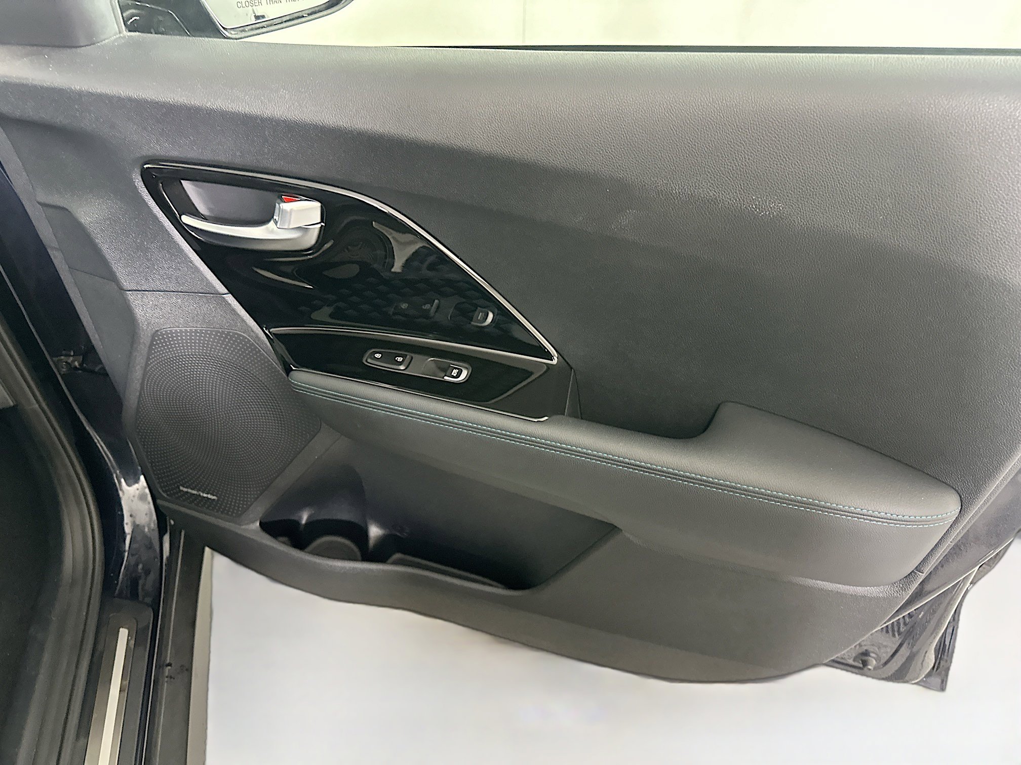 Used 2022 Kia Niro EX Premium image 33