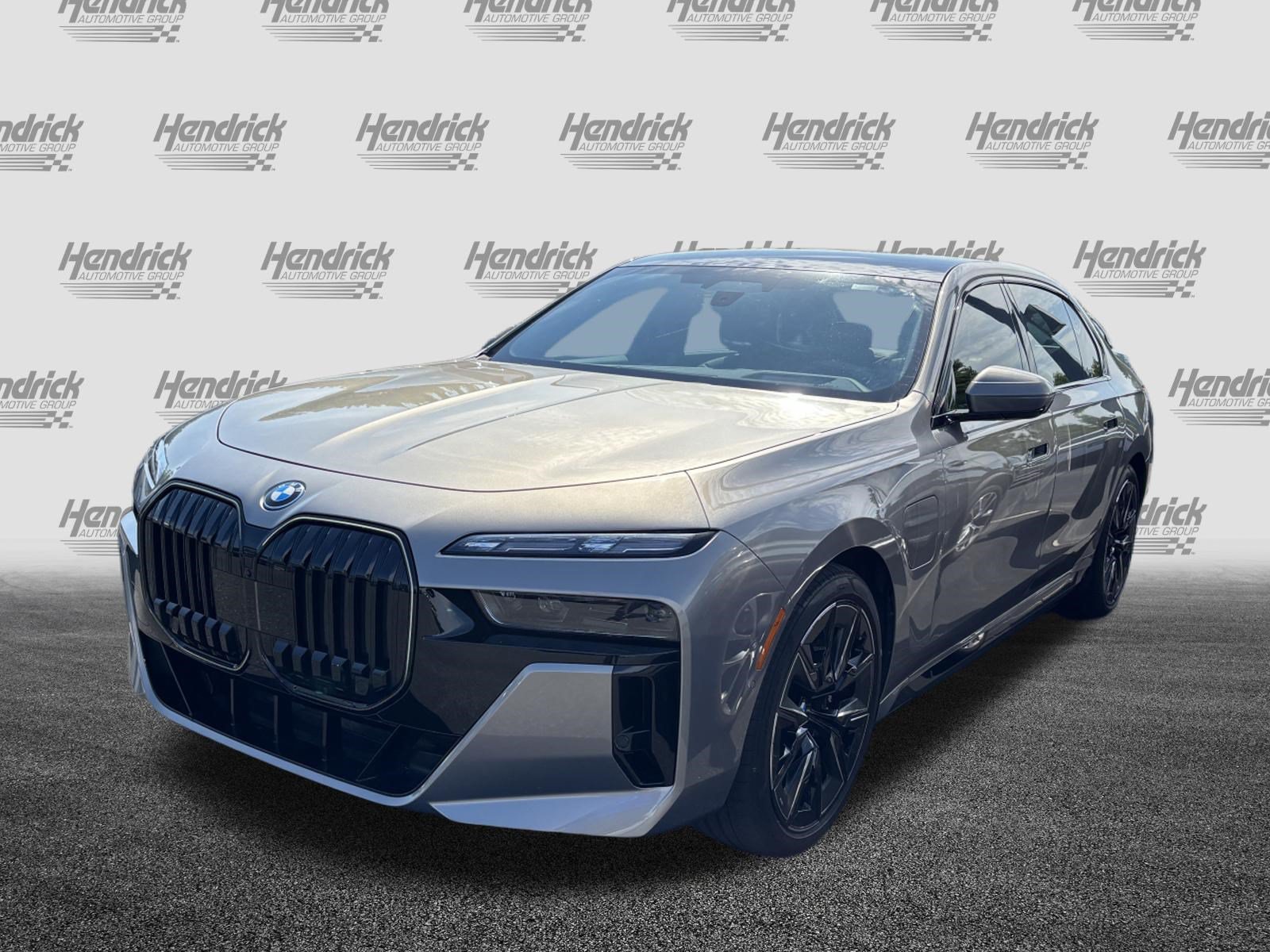 Certified 2025 BMW 750e xDrive w/ Executive Package AWD/4WD image 5