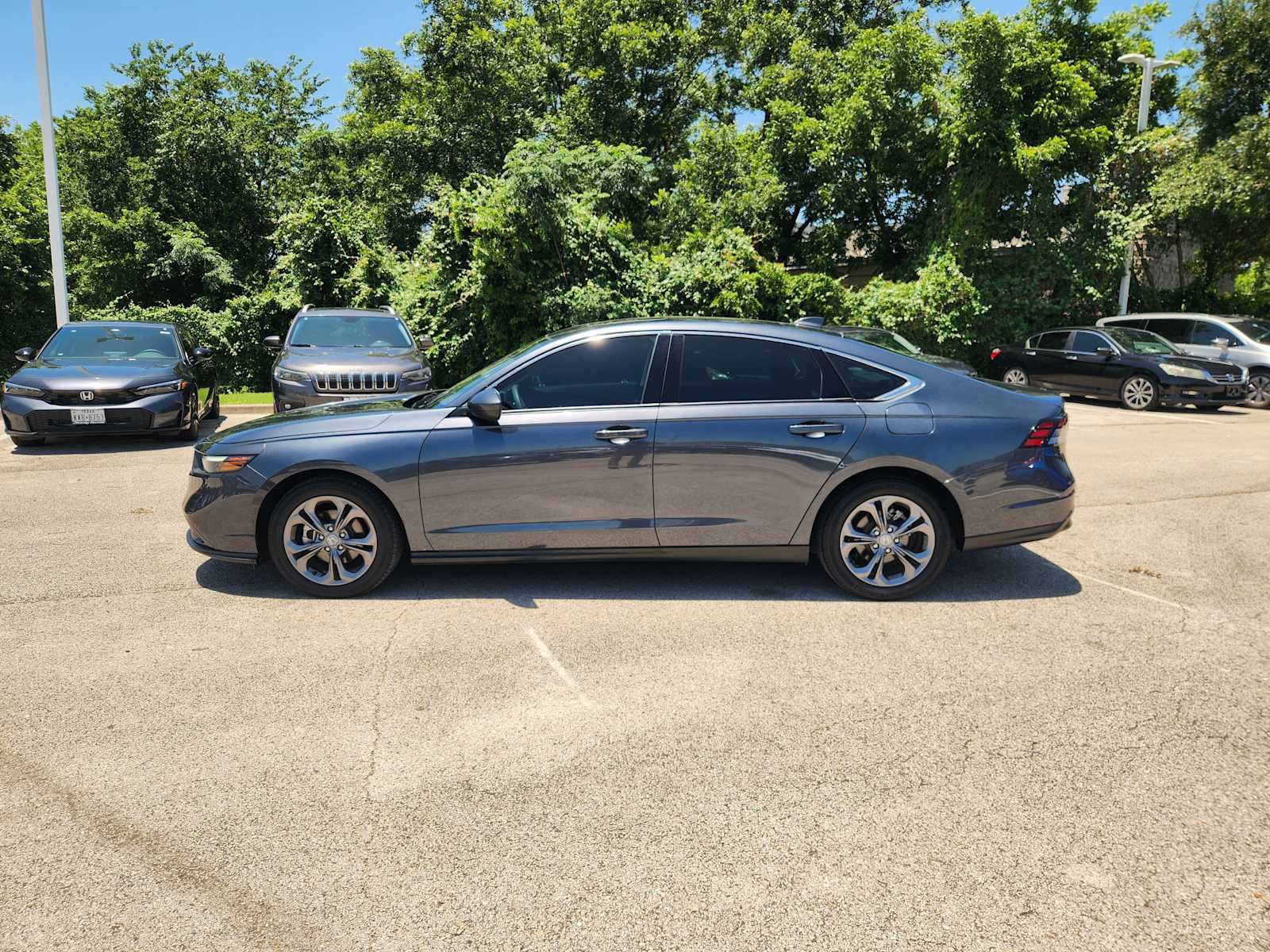 Used 2023 Honda Accord EX image 4