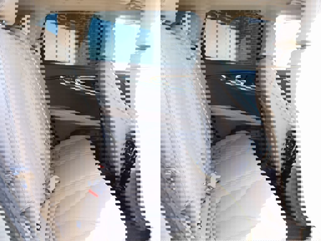 Used 2023 Lincoln Nautilus Reserve w/ Equipment Group 201A image 13