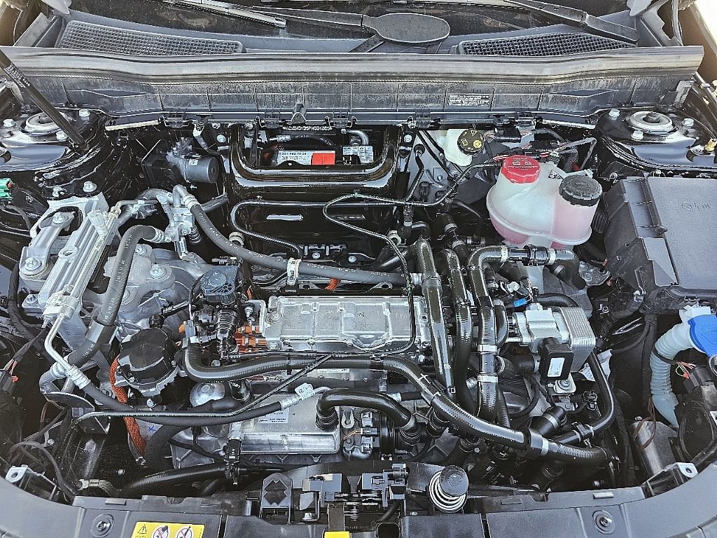 Used 2023 Mercedes-Benz EQB 300 4MATIC image 10