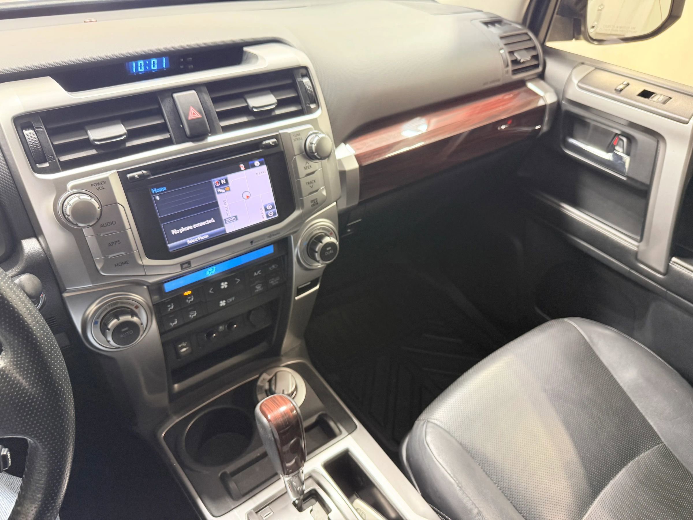 Used 2015 Toyota 4Runner Limited image 17